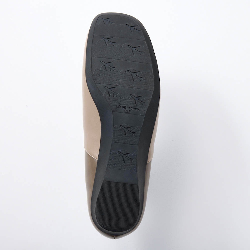 ソールは旅の気分を盛り上げる飛行機柄