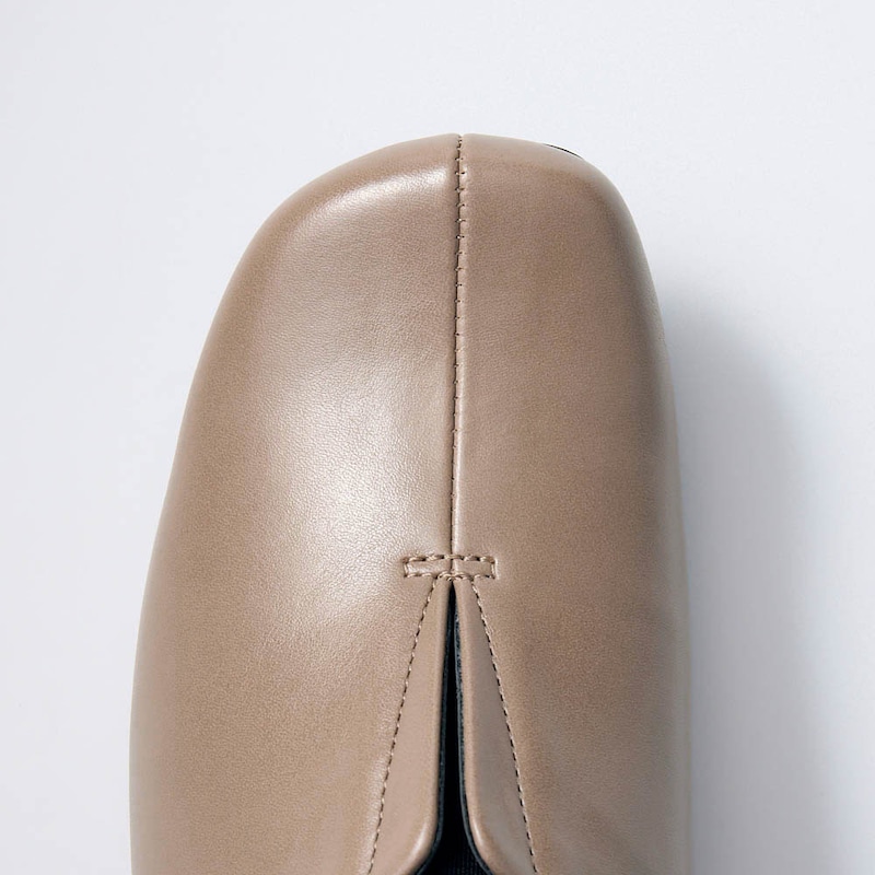 つま先ゆったりのオブリークトウ