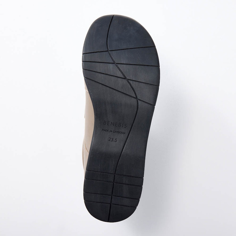 つま先から着地まで、きちんと歩けるソール