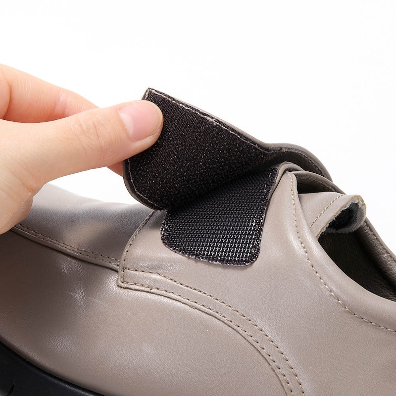 甲をしっかりホールドし、フィット感を微調整できるワンタッチベルト