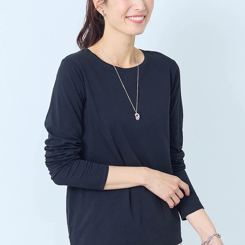 モデル身長173cm／M　ブラック着用