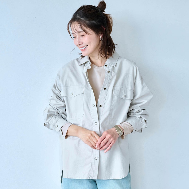 モデル身長168cm／M　グレージュ着用