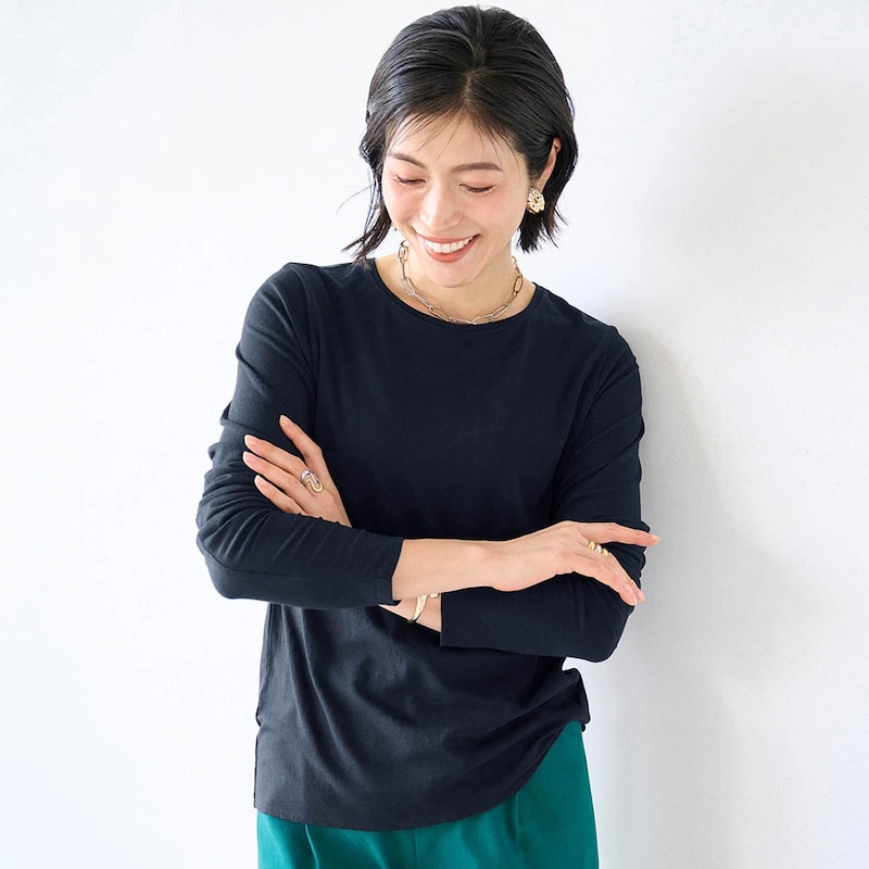 モデル身長168cm／M　ブラック着用