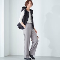 モデル身長168cm／M　オフホワイト着用