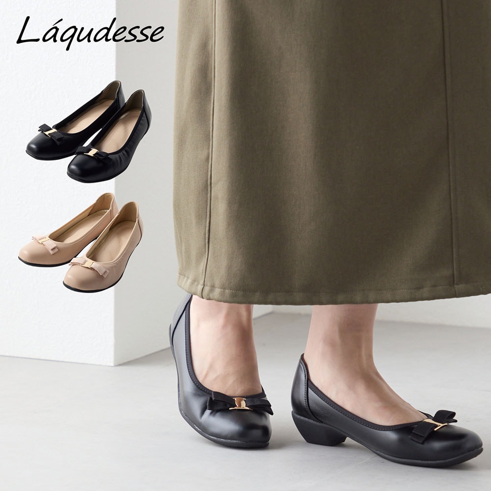 【ラクデッセ】母趾の部分がストレッチするリボンパンプス(幅広・3E)