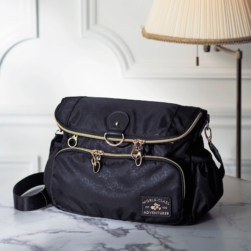 エンボス2WAYトラベルバッグ（ショルダーバッグ／リュックサック）「ミッキーモチーフ」