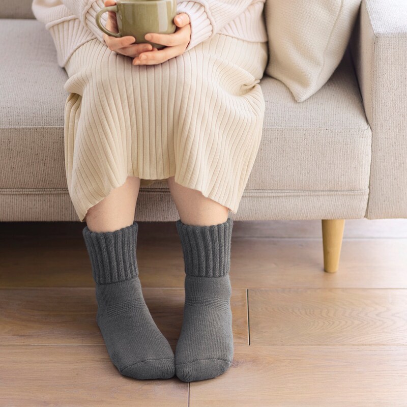 ダークグレー着用