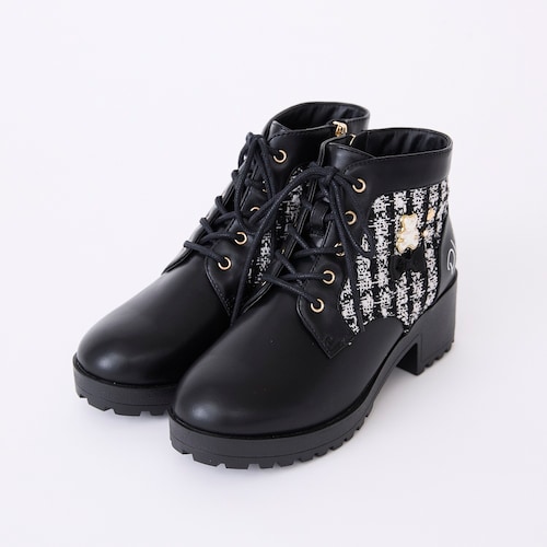 チャーム付きハイカットシューズ