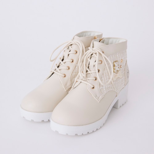 チャーム付きハイカットシューズ