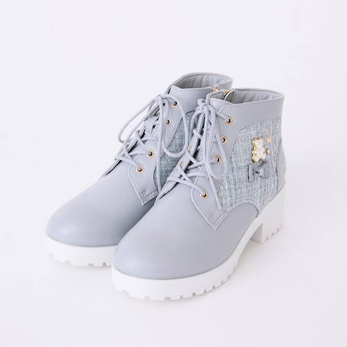 チャーム付きハイカットシューズ