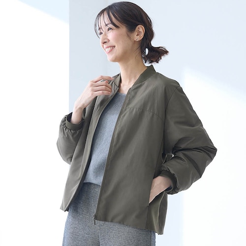 着心地の軽さにこだわったブルゾン【撥水】