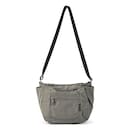 グレイッシュカーキ