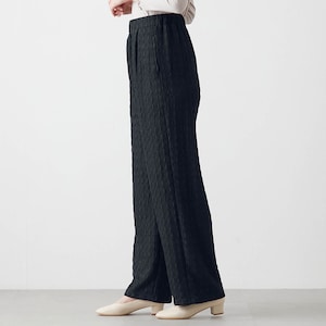 モデル身長168cm／M　※写真は撮影用のため股下+8cmになります。