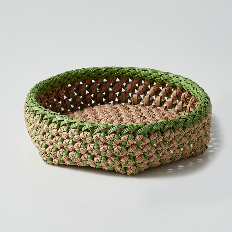 花結び編みかご●約18×20×5(高さ)cm