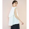■デザイン裾にかけてAラインに広がるシルエットの、ブラウス見えジャージートップス。ステッチ使いのキーネックが顔回りをすっきり見せてくれます。後身頃はストームシールドのようなデザインを取り入れた、肩から