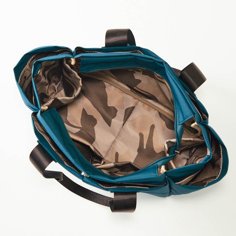 多ポケットで必要なものをサッと取り出せる