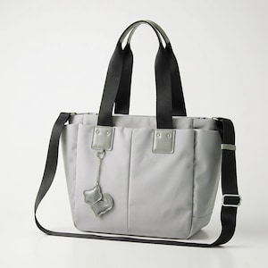 グレー