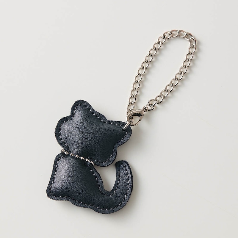 取り外し可能な猫チャーム付き