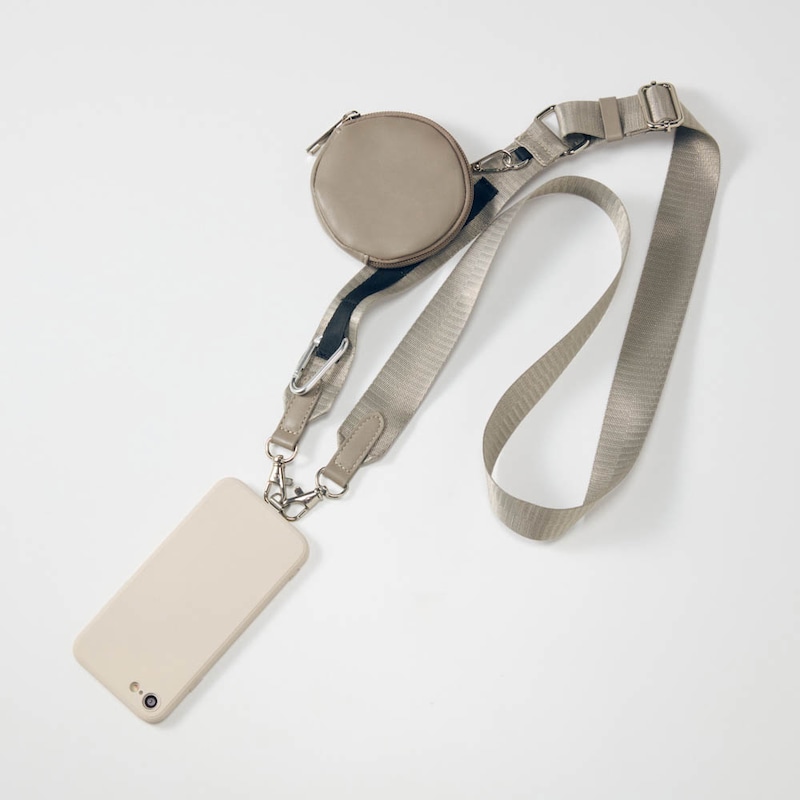 ショルダーベルトはスマホストラップにも