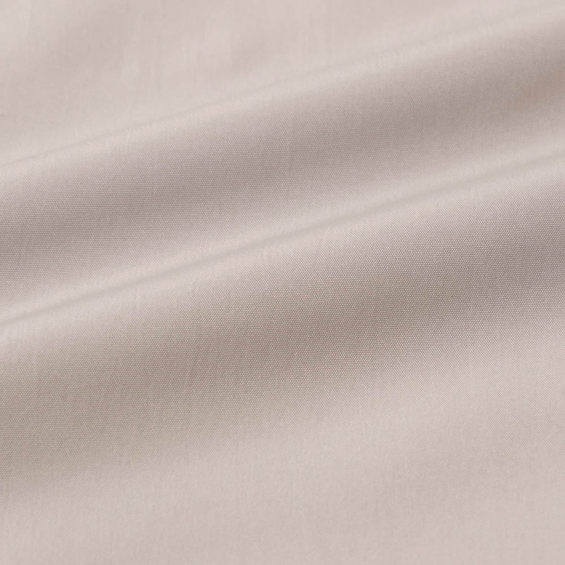 表側はマットな素材