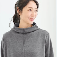 立ち上がったハイネックも好バランス
