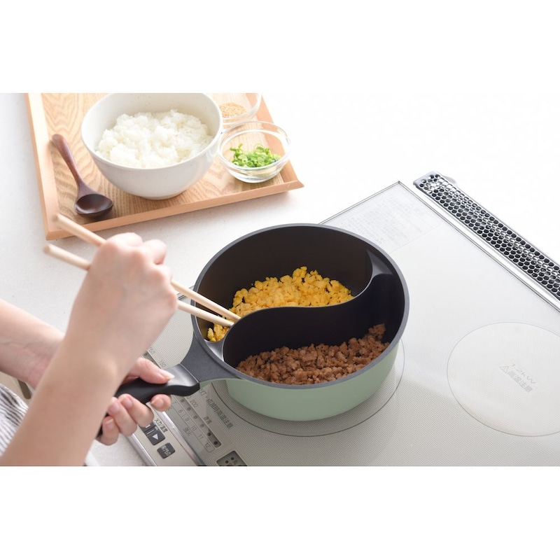 そぼろ丼も鍋ひとつで