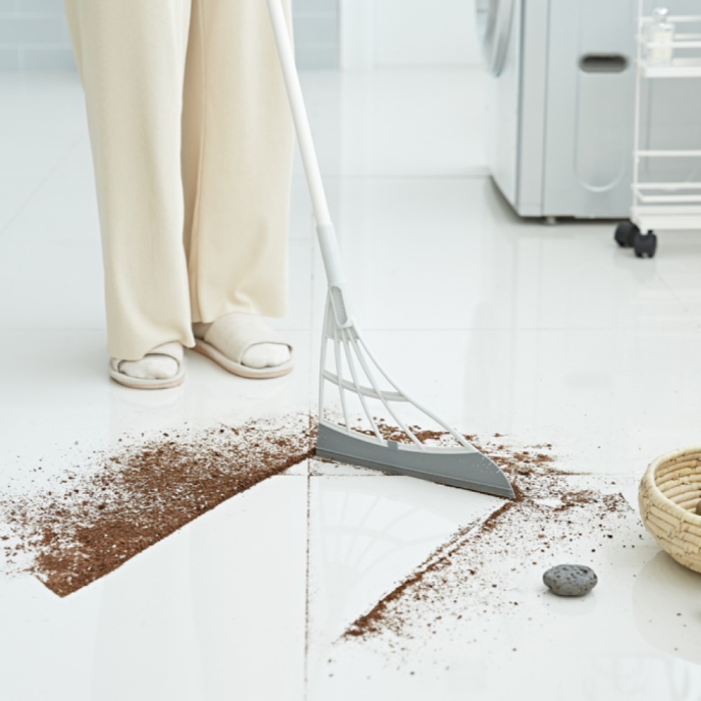 【ベルメゾン】1台6役!軽さとカタチにこだわった次世代ホウキ 【ペットの毛 液体 食べこぼしにも】 【ベルメゾン】1台6役!軽さとカタチにこだわった次世代ホウキ 【ペットの毛 液体 食べこぼしにも】