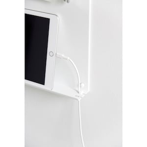 タブレット充電しながら収納できます