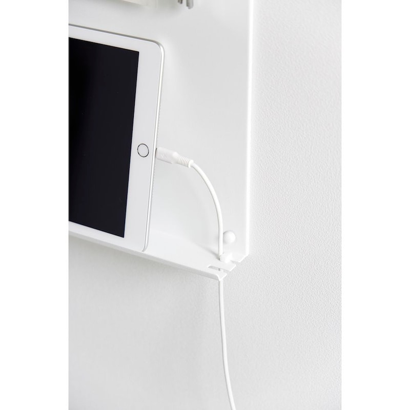 タブレット充電しながら収納できます