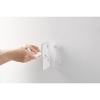 石こうボードピンで壁の穴が目立ちにくい。