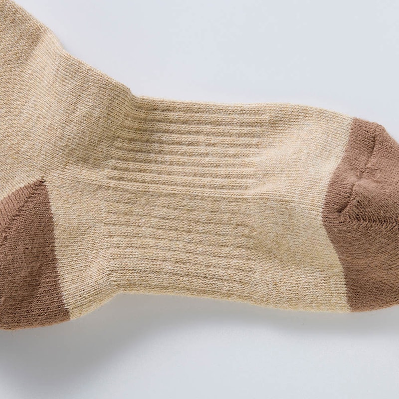 足裏を支えるリブ編みのアーチサポートでしっかりフィット