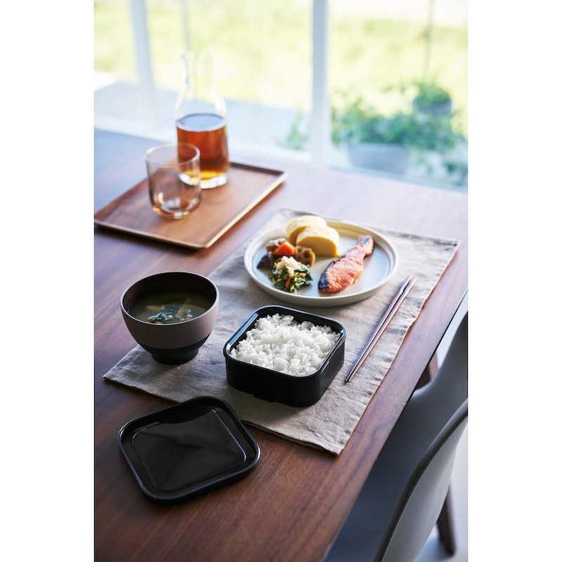 食卓にそのまま出しても