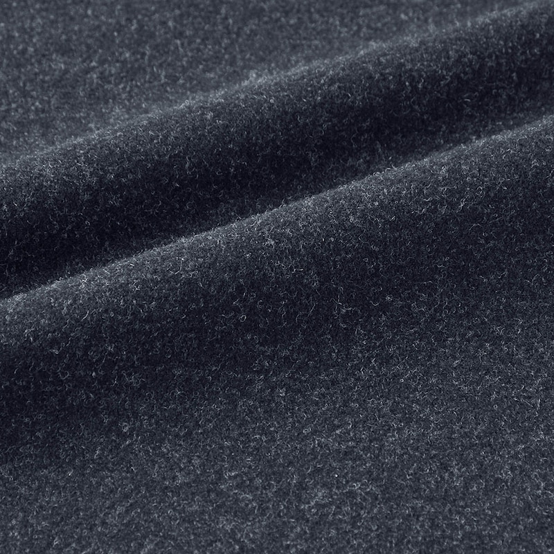 ほどよいハリ感のあるウールライクなカットソー素材