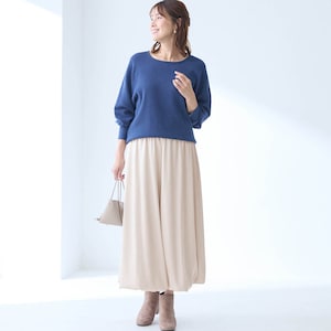 モデル身長168cm　※スカートのみ着用