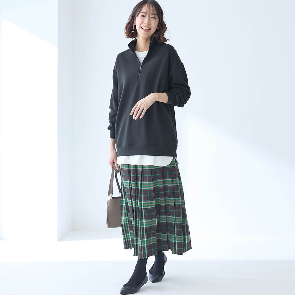 モデル身長169cm　※トップスのみ着用