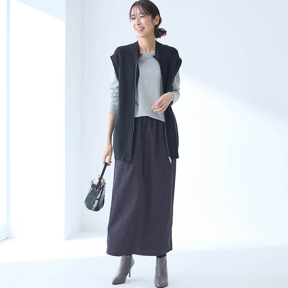 モデル身長169cm　※スカートのみ着用
