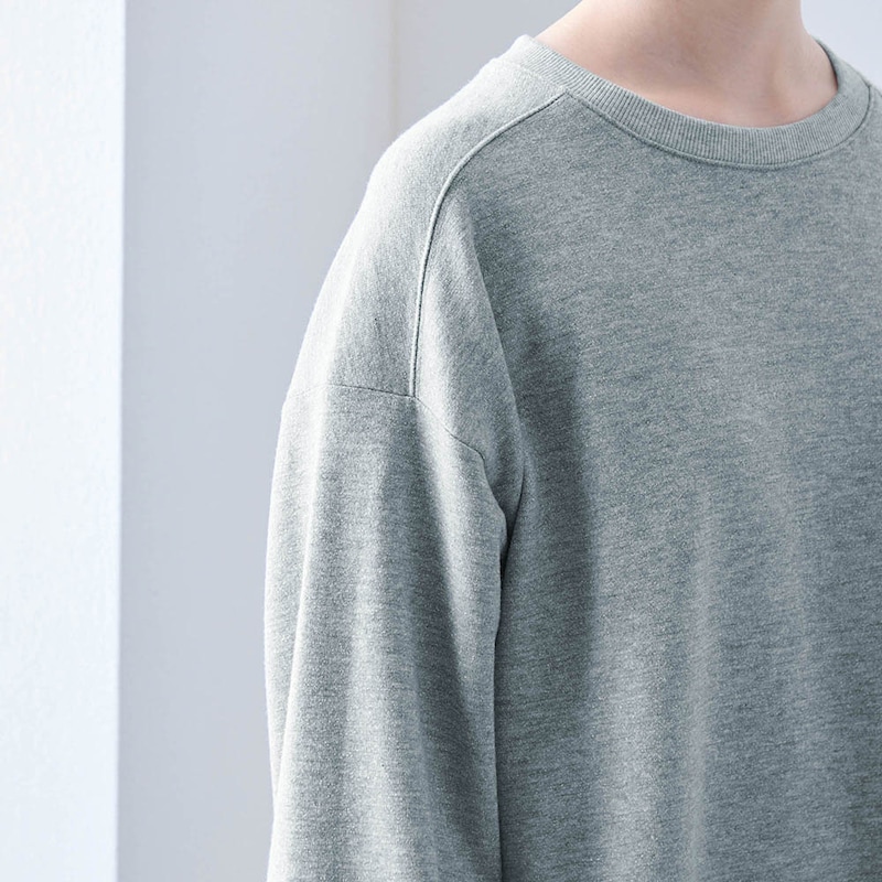 肩の切替えを前振りにすることで今っぽく