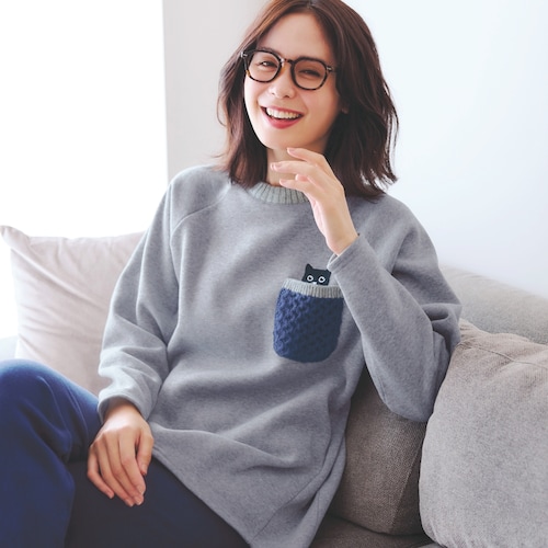 ネコ刺繍裏起毛プルオーバー
