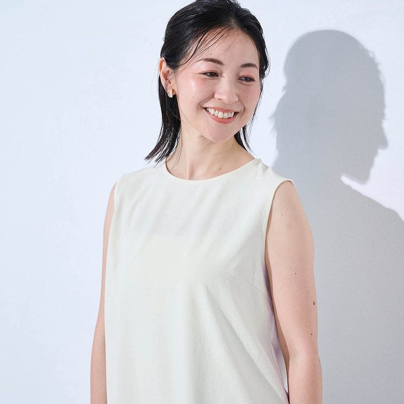 広めのタンクトップ幅で下着のラインや脇肉もカバー