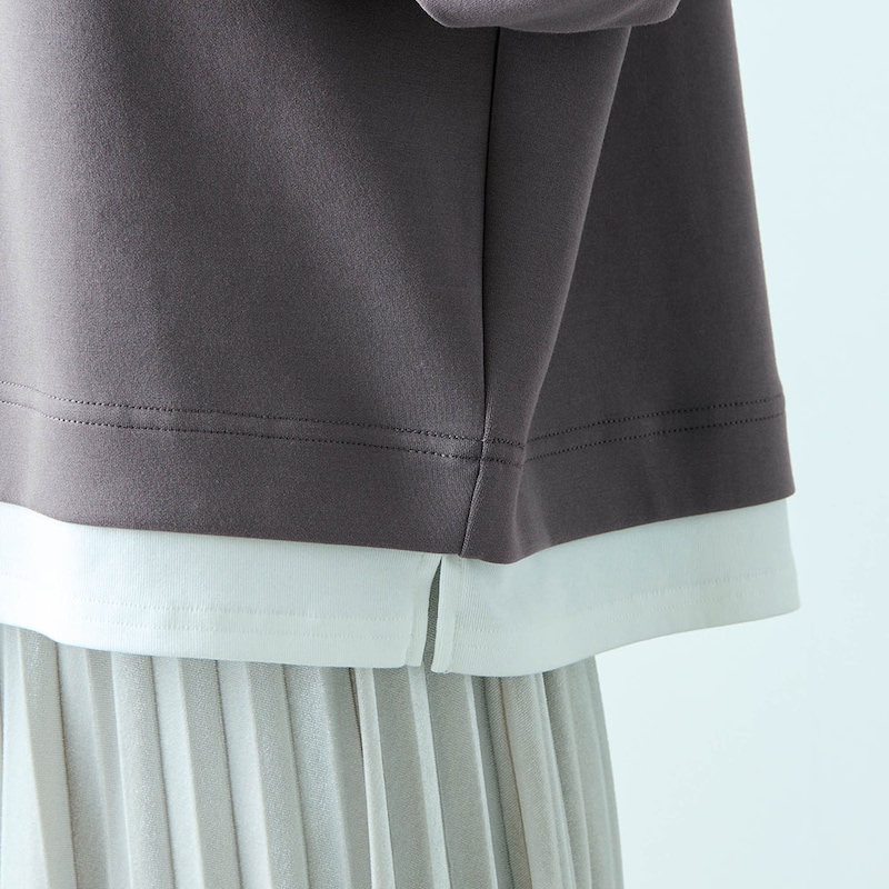 裾部分まで重ね着風にすることで抜け感のある印象に