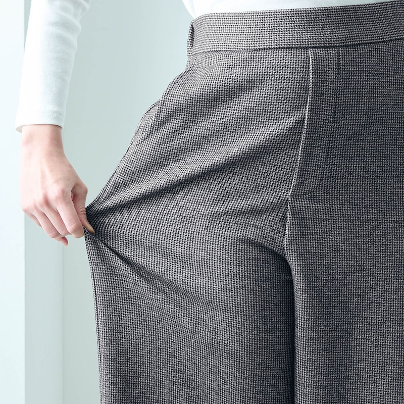 ジャージのように動きやすいストレッチ性