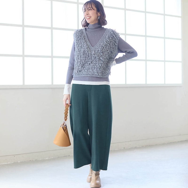 モデル身長169cm／M※写真は撮影用のため股下+6cmになります。