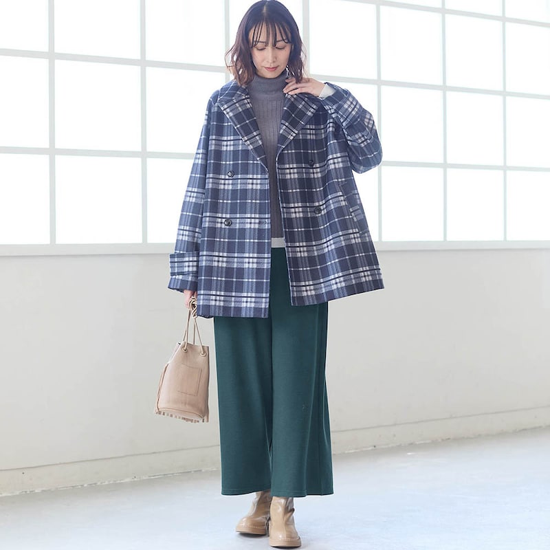 モデル身長169cm／M※写真は撮影用のため股下+6cmになります。