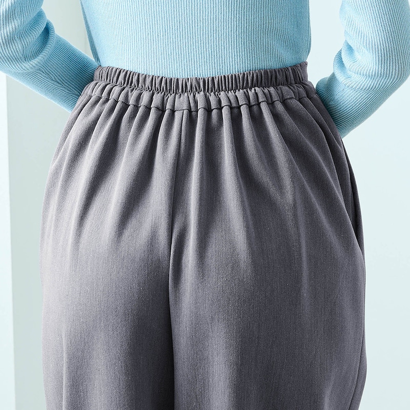 ウエストは後ろゴムではきやすく着心地ラクちん