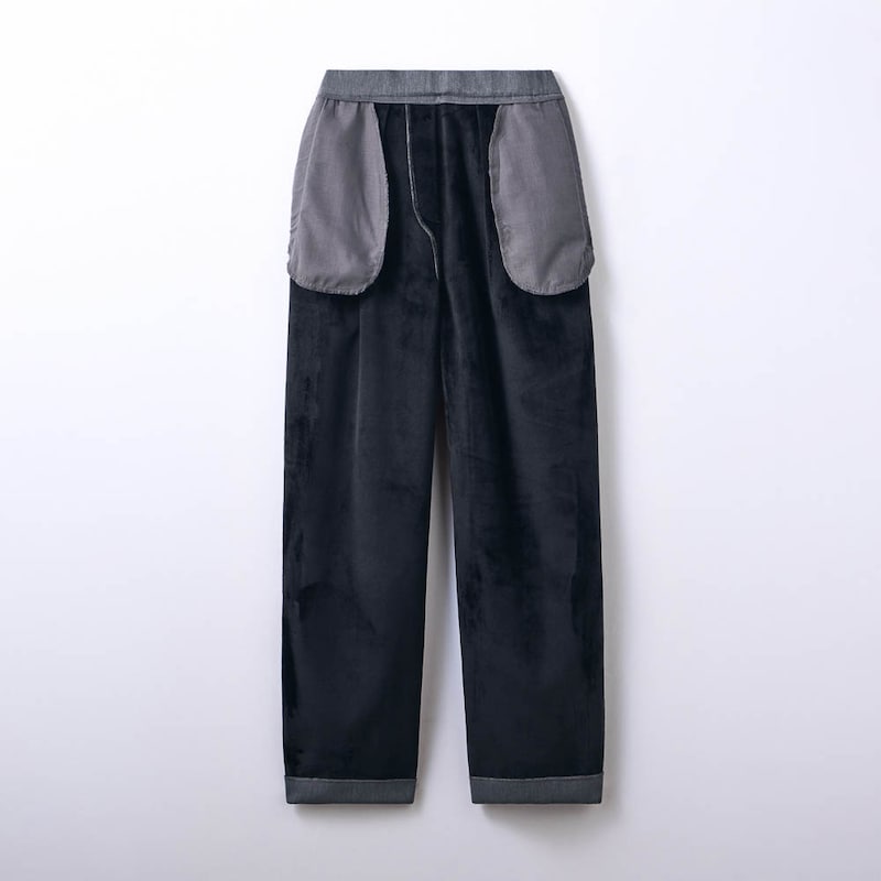 裏側は全面ベロア風シャギー素材