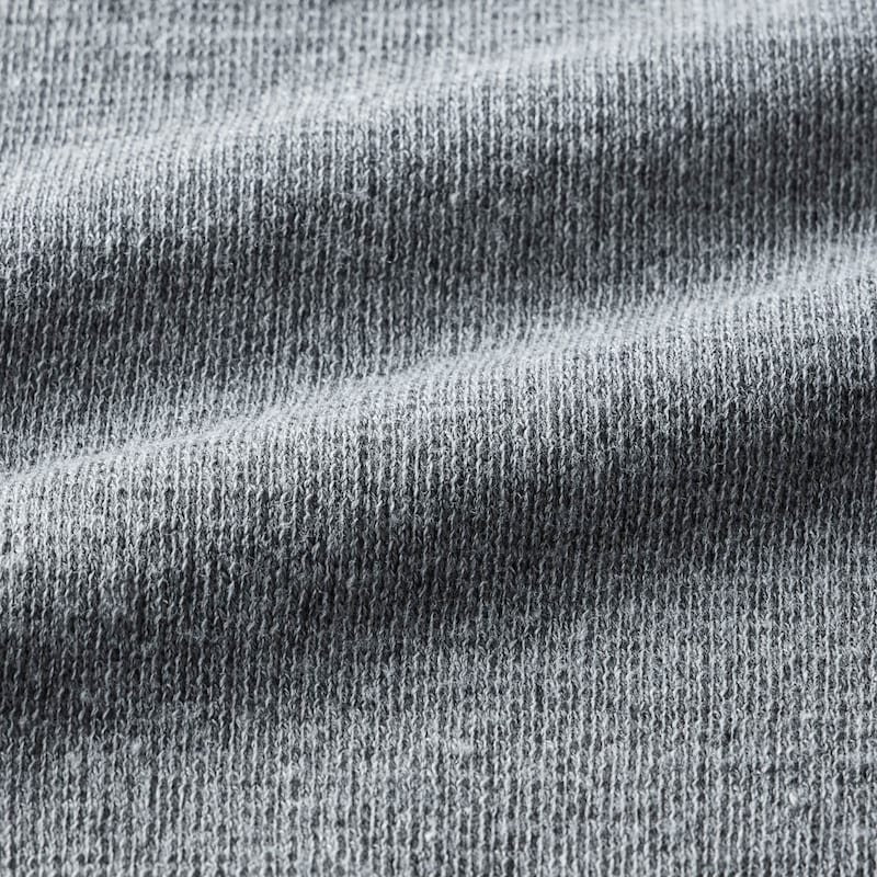 洗濯機で洗える程よい厚みのニット素材