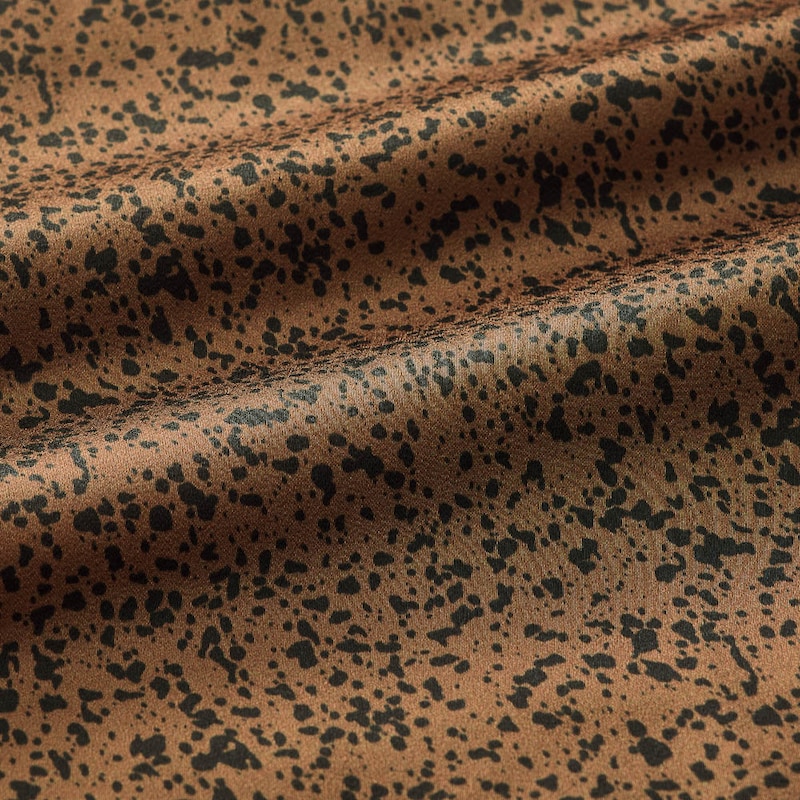 光沢感のあるデシン素材　＜キャメルブラウン系＞