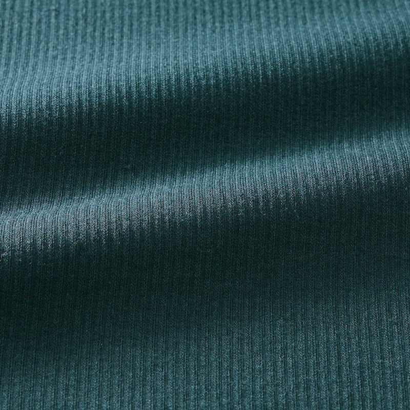 縦リブで細見えするカットソーダンボール