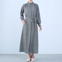 モデル身長168cm／M ※写真は撮影用のため着丈+8cmになります。