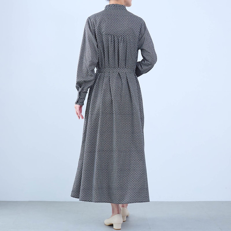 モデル身長168cm／M ※写真は撮影用のため着丈+8cmになります。